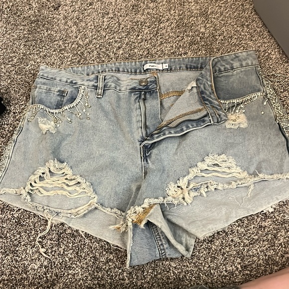 Jeweled Jean shorts - Picture 1 of 2